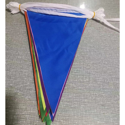 OEM ODM پرچم مثلث بانتینگ سفارشی پارچه پلی استر 100D پرچمهای رشته مثلثی